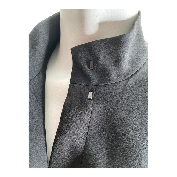 Aritzia Black Blazer - Picture 4 of 7